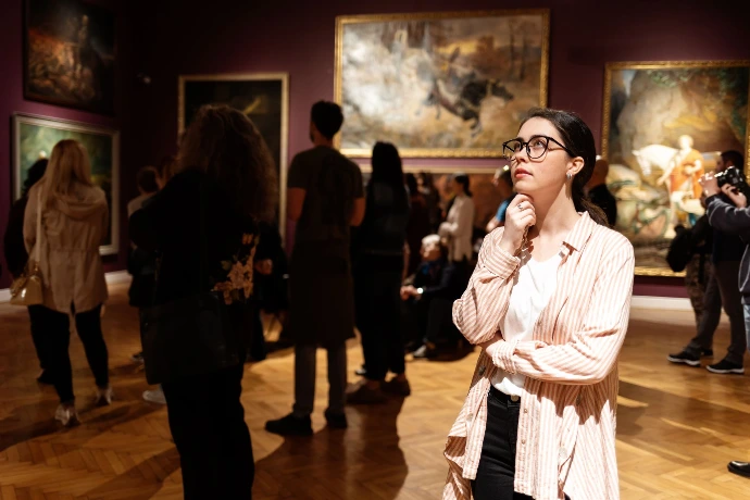 musée et visiteurs